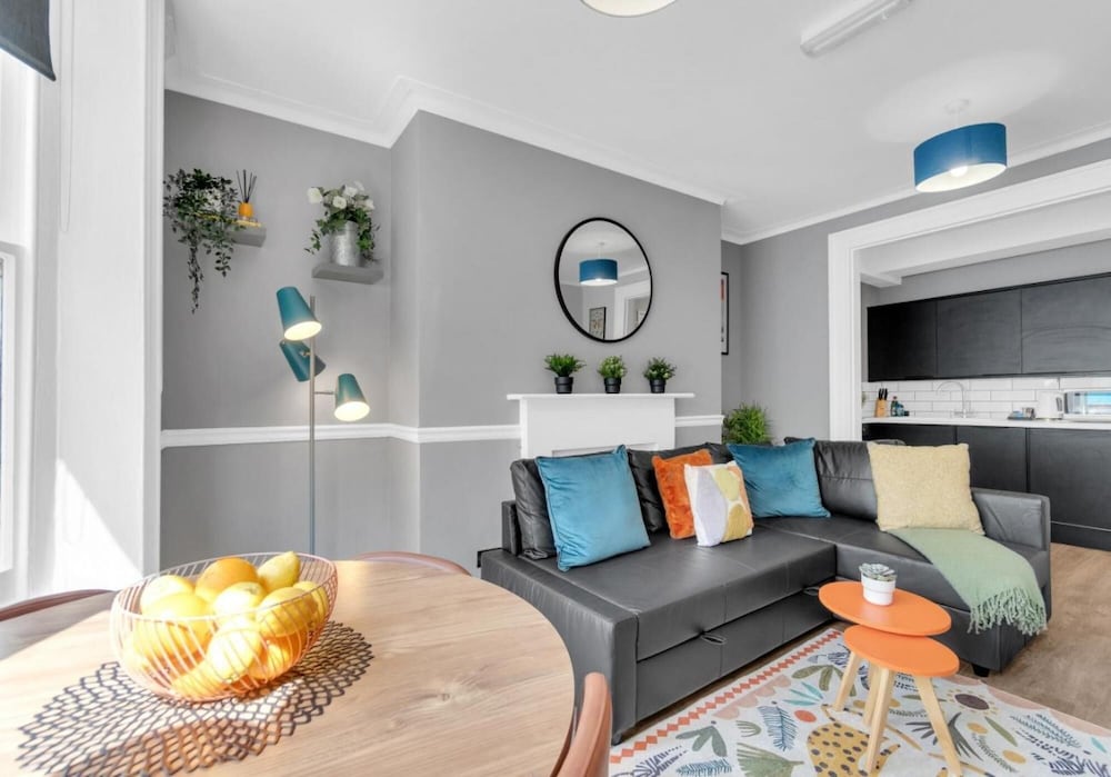 Apartment photo 2