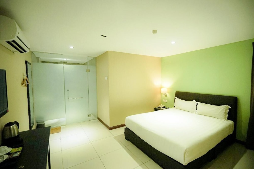 Standard Room, 1 Queen Bed, No Windows