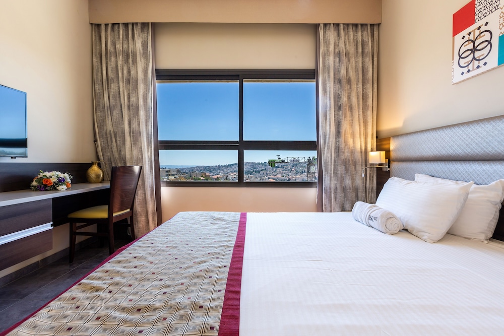 Classic Room, City View