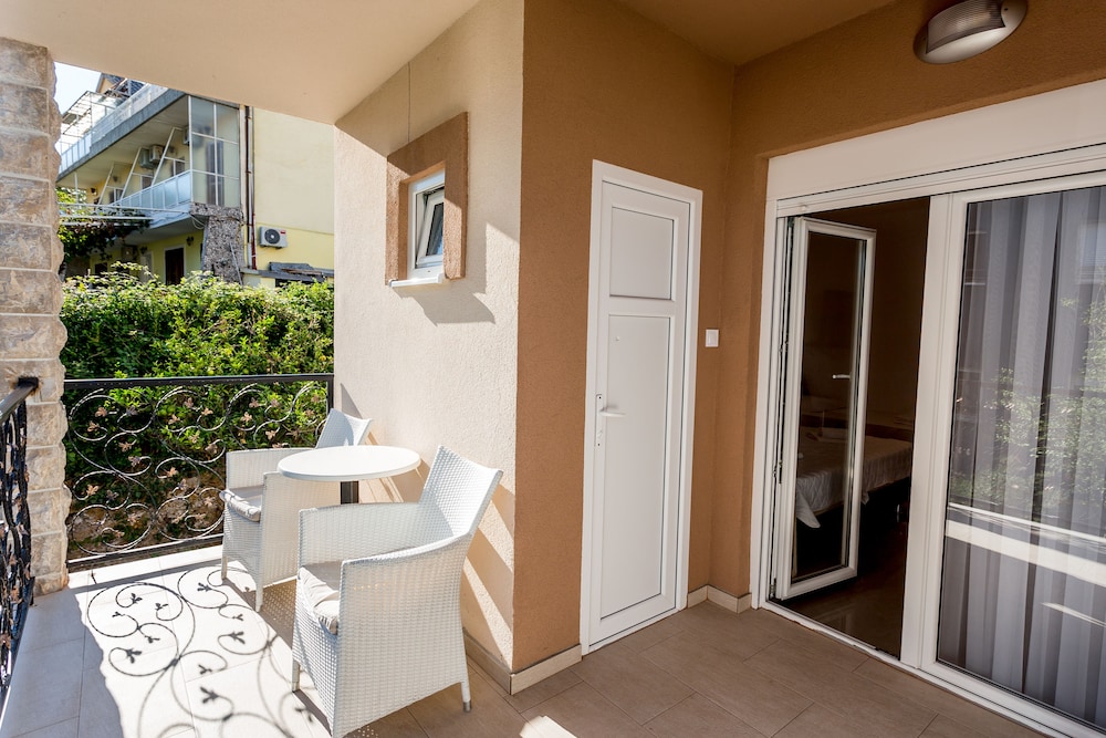 Comfort Studio, Garden View photo 3