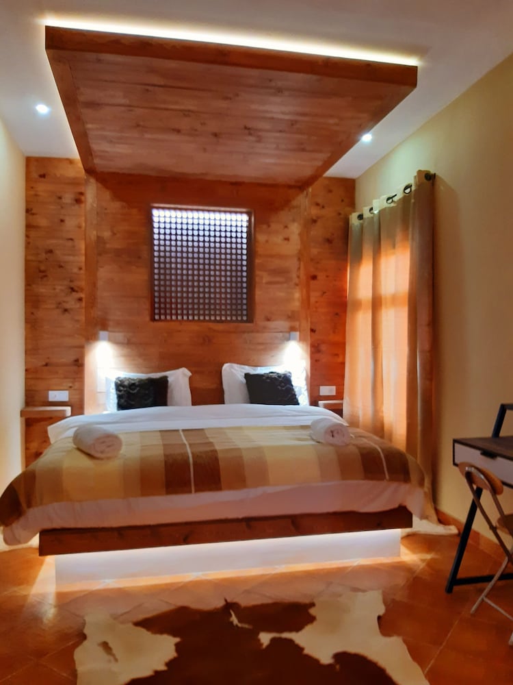 Luxury Suite photo 2