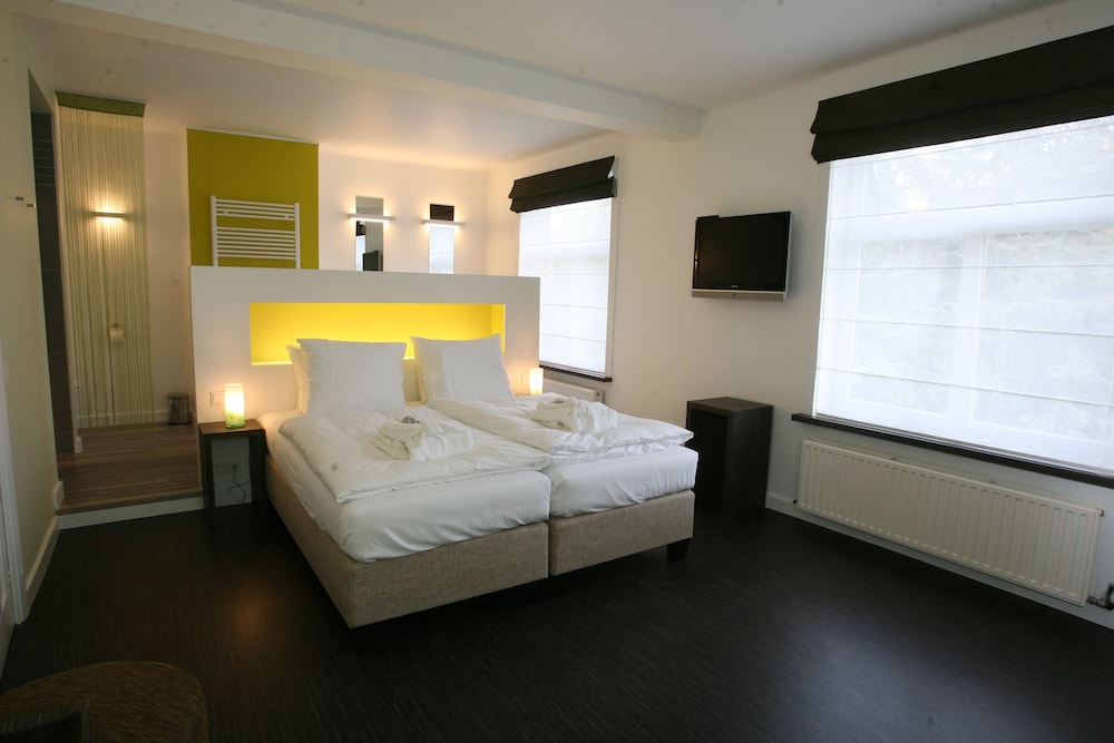 Superior Single Room, Garden View photo 2