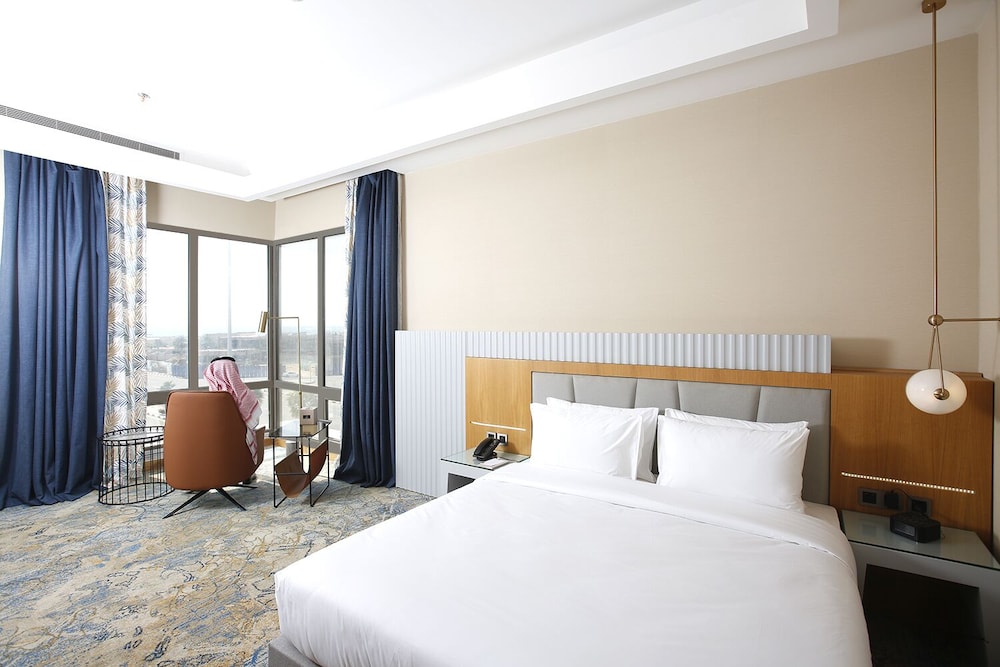 Deluxe Single Room, 1 King Bed - Photo 4
