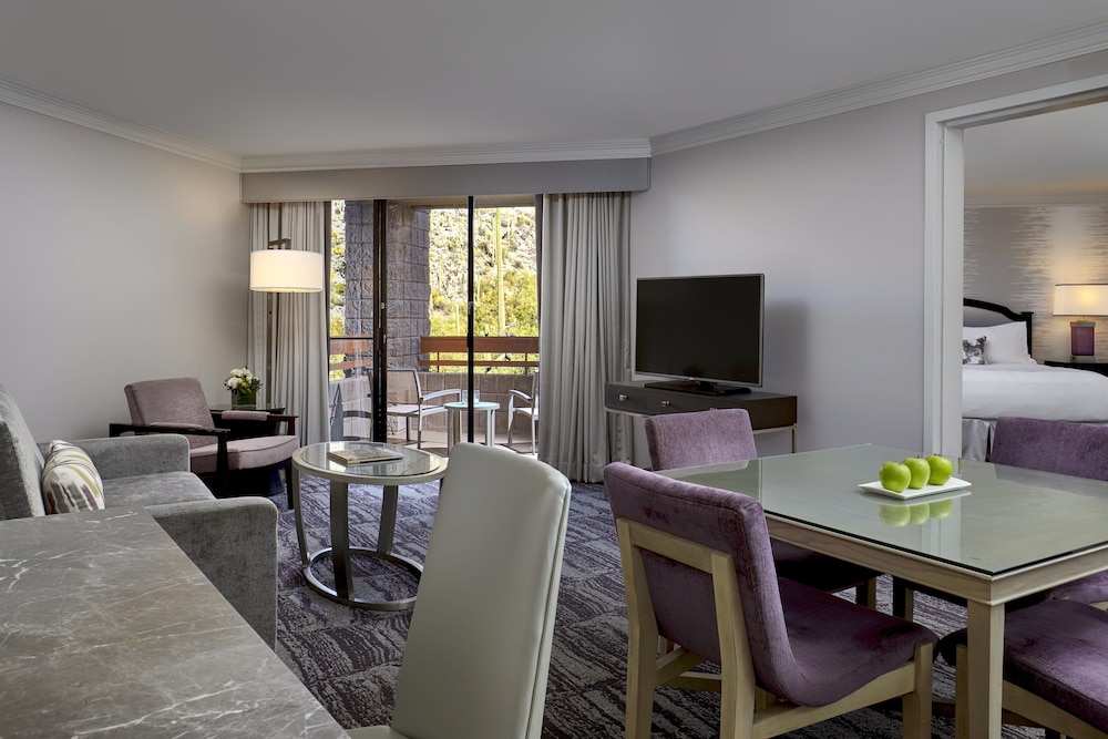 Suite, 1 King Bed (Saguaro) - Photo 1