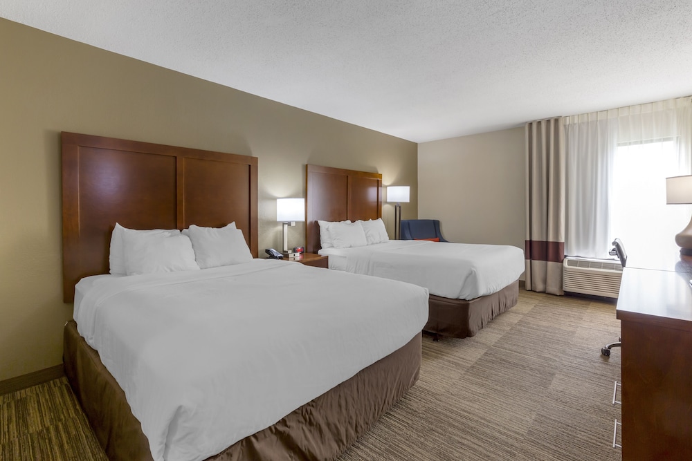 Suite, Multiple Beds, Non Smoking (Upgrade) - Photo 6