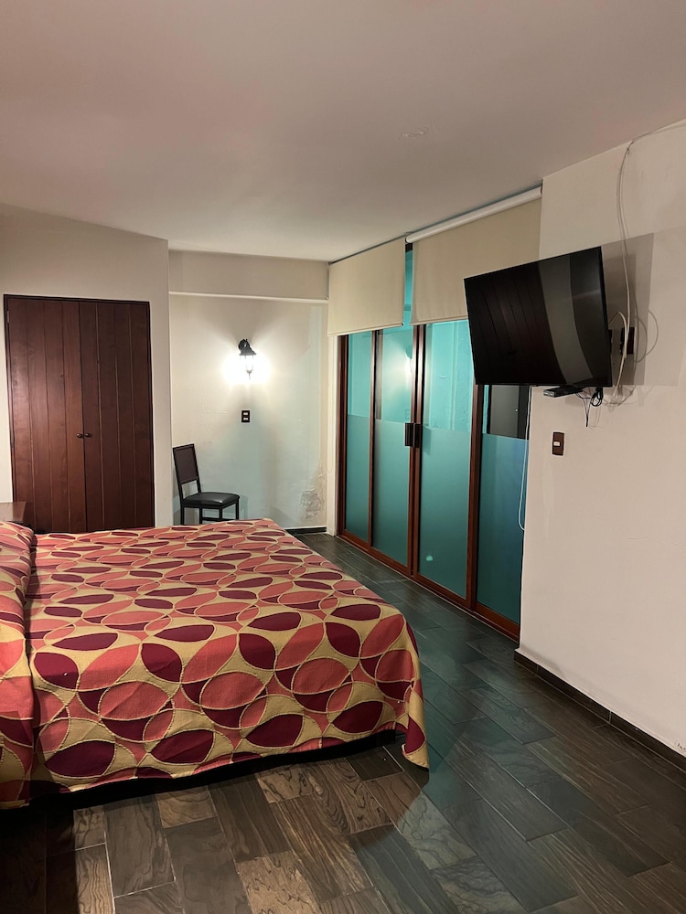 Comfort Room, 1 King Bed photo 1