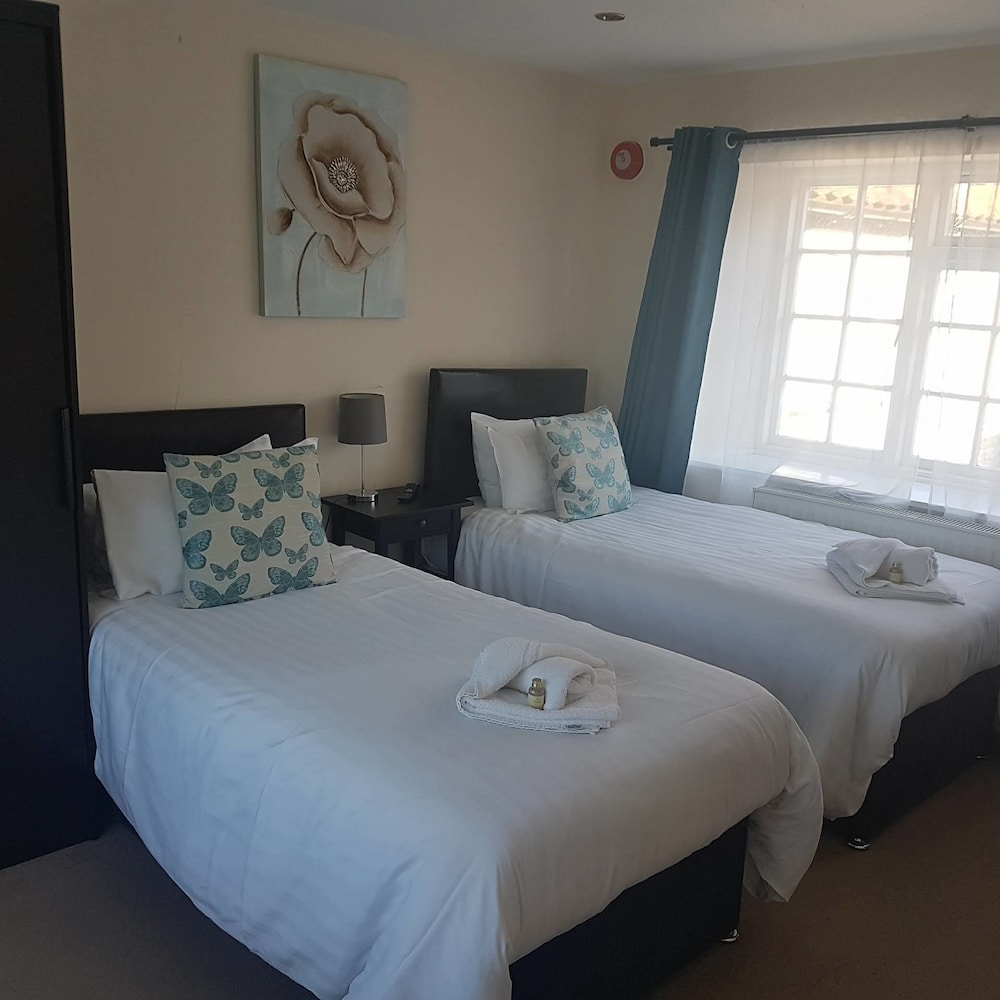Suite, 2 Bedrooms, Shared Bathroom photo 1