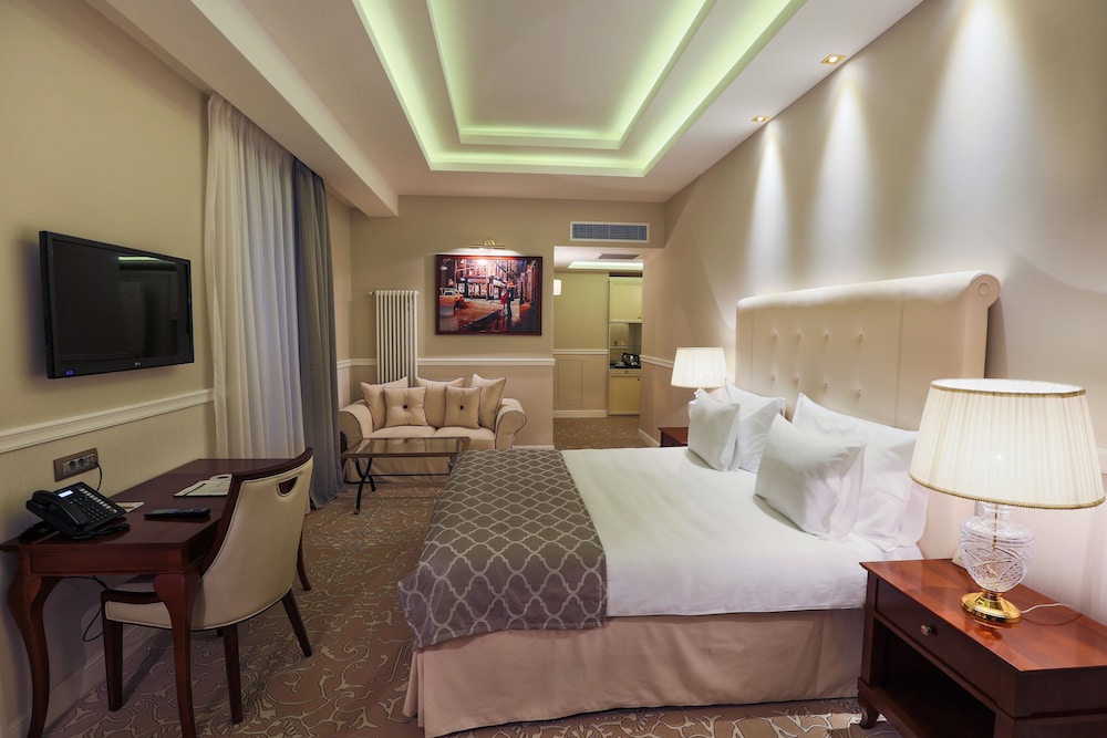 Deluxe Double Room, Garden View