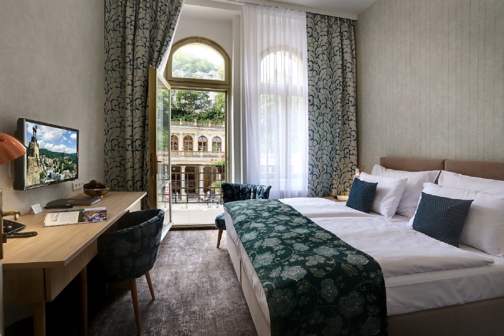 Panoramic Double Room, 2 Twin Beds, City View photo 1