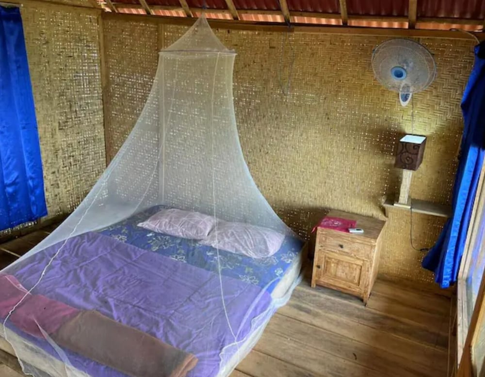 Basic Tree House photo 1