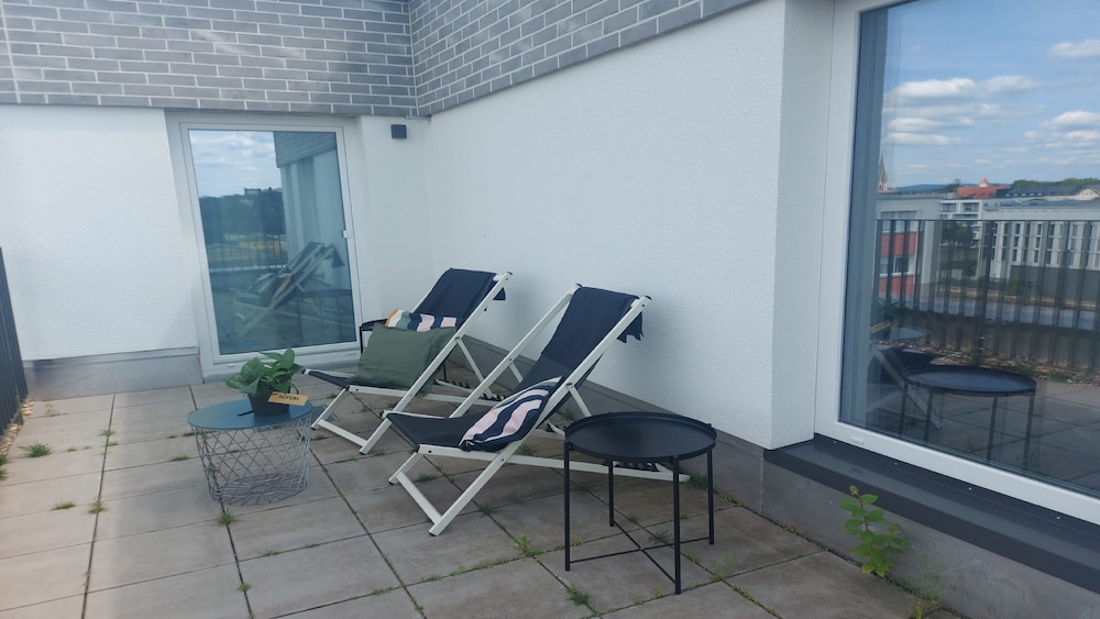 Premium Room, 1 Queen Bed, City View (Roof Terrace, Up to 3 Adults) - Photo 9