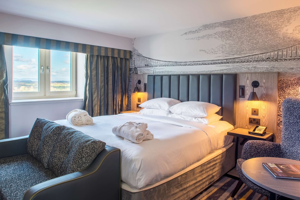 Junior Suite, 1 King Bed - Photo 1
