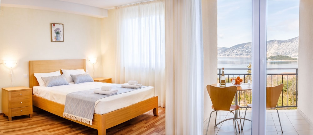 Deluxe Suite, Sea View