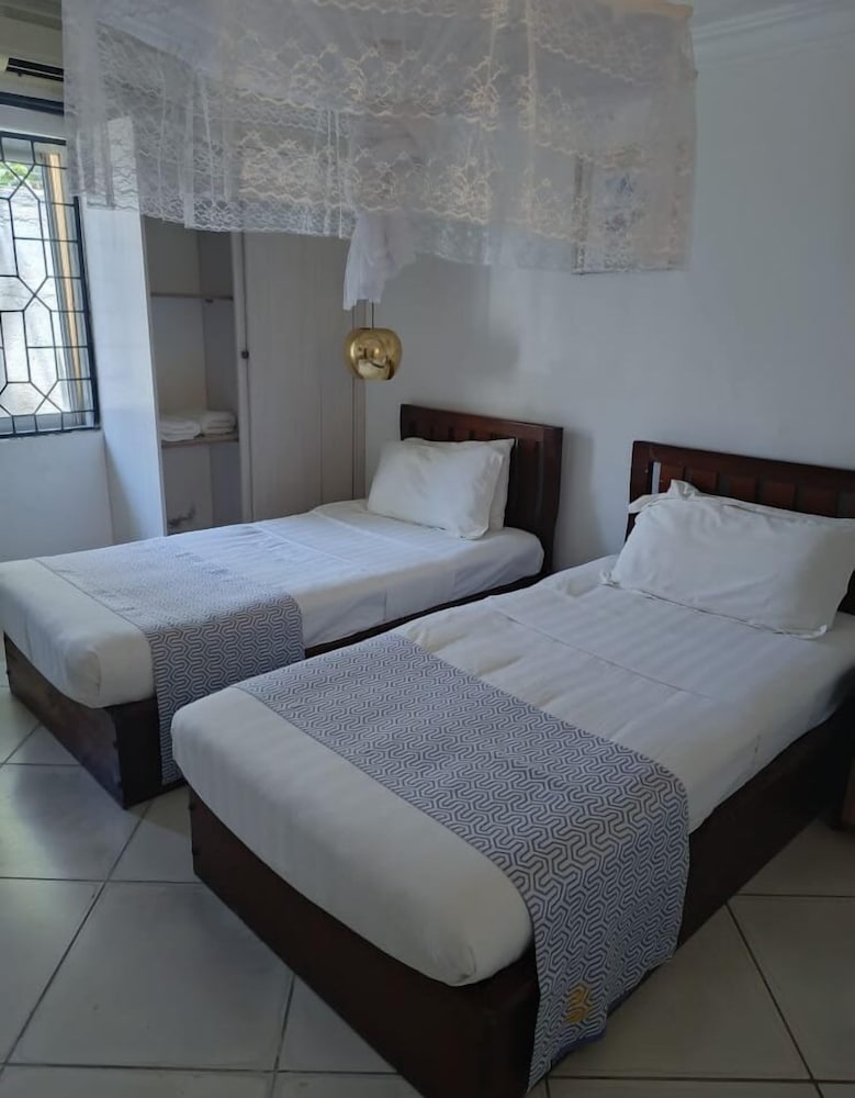Twin Room, Courtyard View