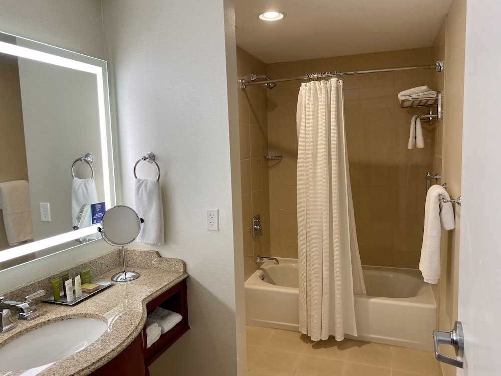 Junior Suite, 1 King Bed, Accessible - Photo 2