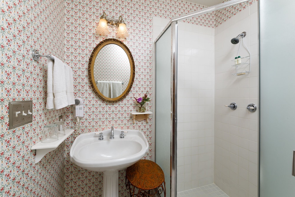 Rose Room photo 1