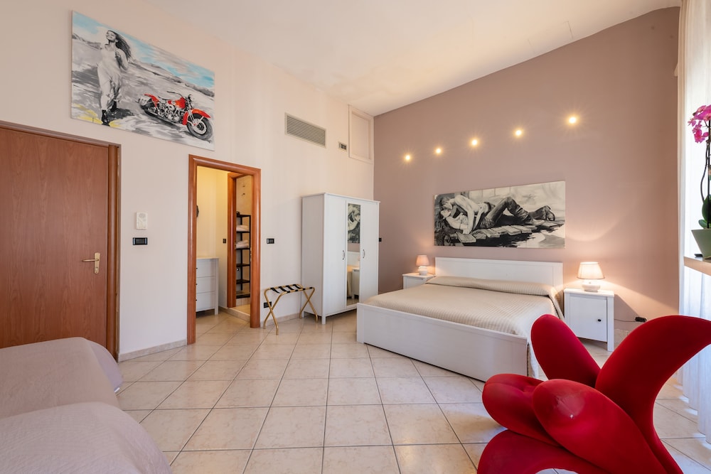 Comfort Triple Room
