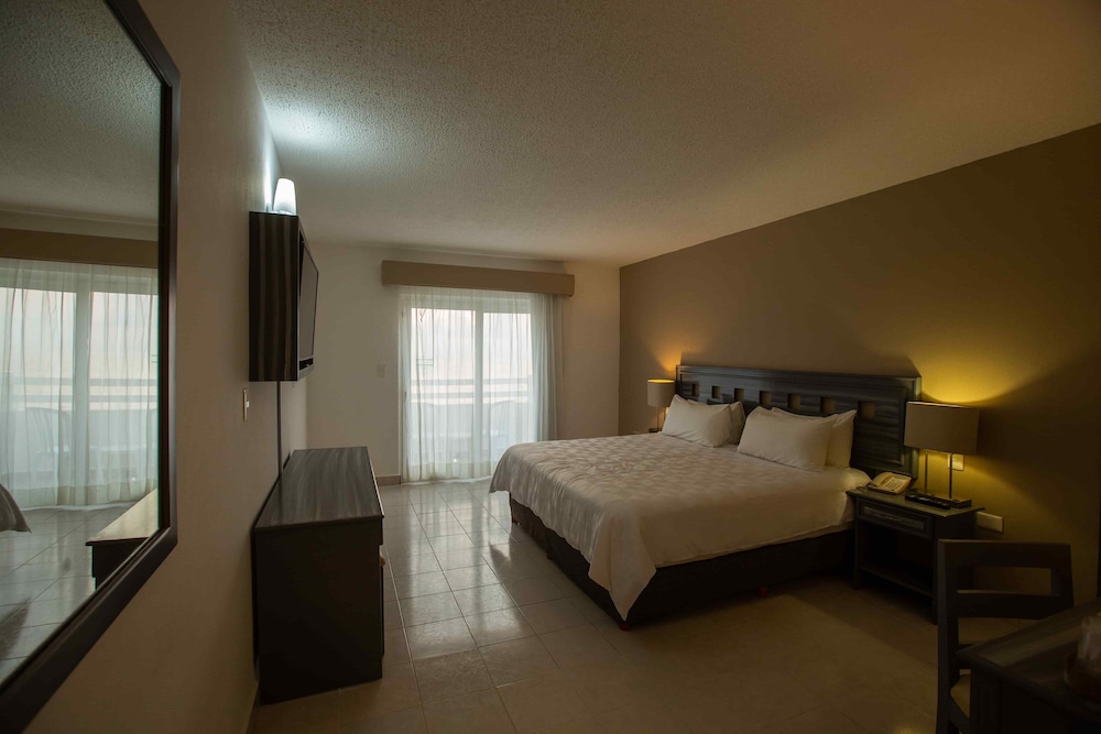 Room, Sea View - Photo 1