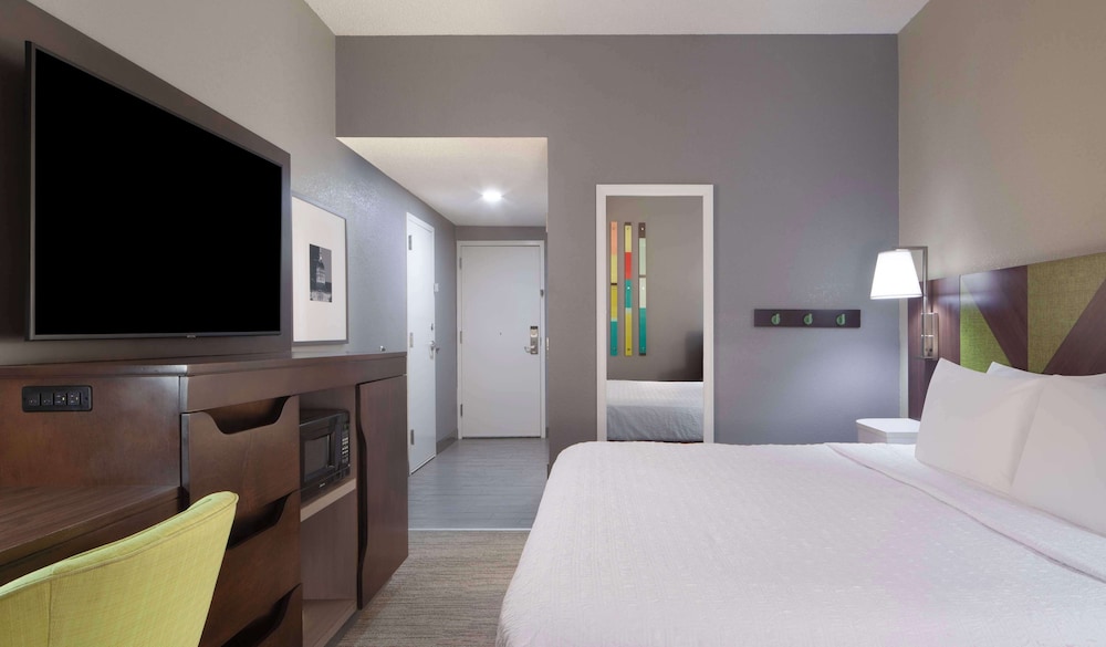 Room, 1 King Bed, Accessible, Non Smoking - Photo 3
