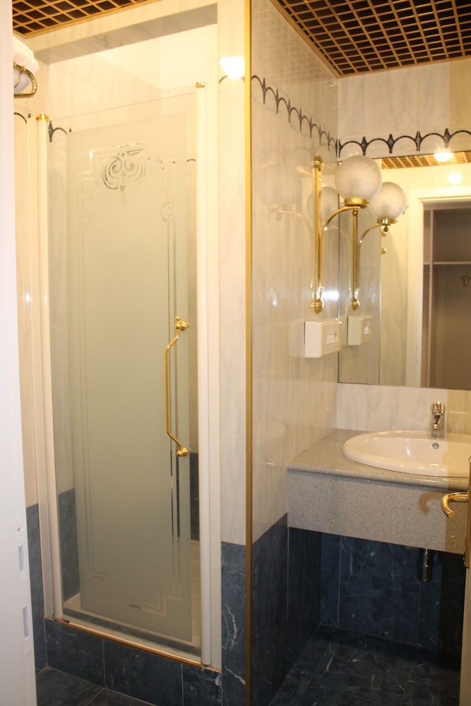 Deluxe Double Room, Ground Floor - Photo 13