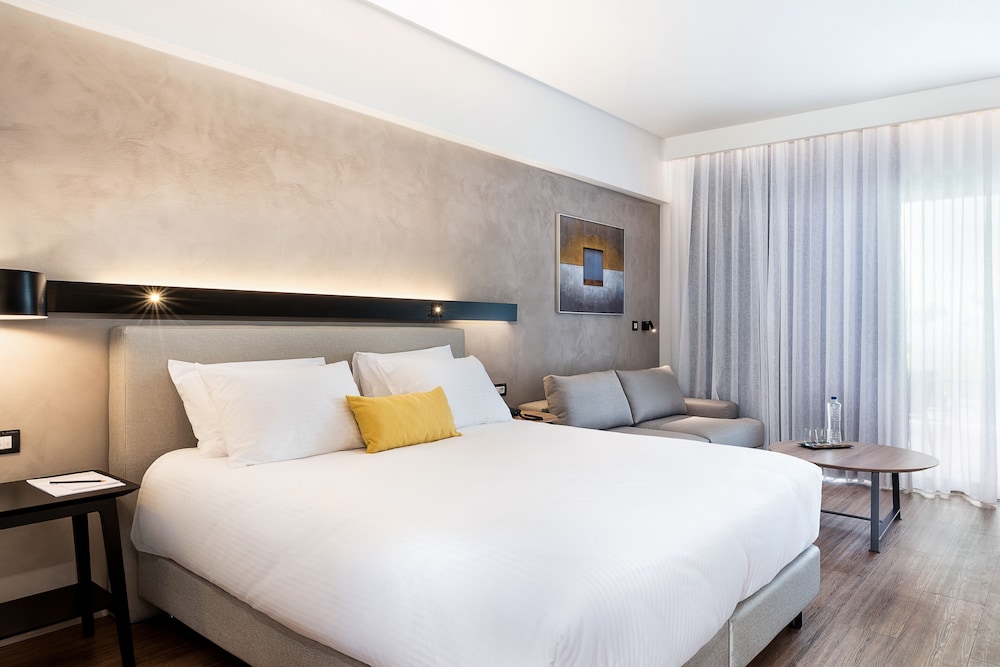 Classic Room, Partial Sea View thumbnail 5