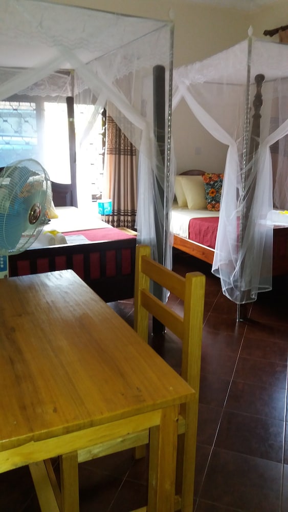 Twin Room, Non Smoking photo 3