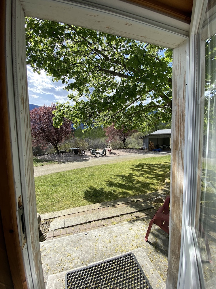 Comfort Double Room, 1 King Bed, Garden View, Ground Floor photo 3