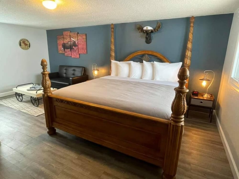 Comfort Single Room, 1 King Bed, Private Bathroom, Bay View