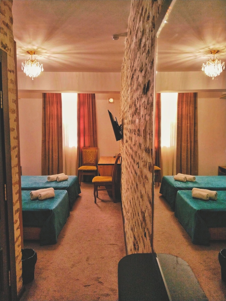 Standard Twin Room, City View