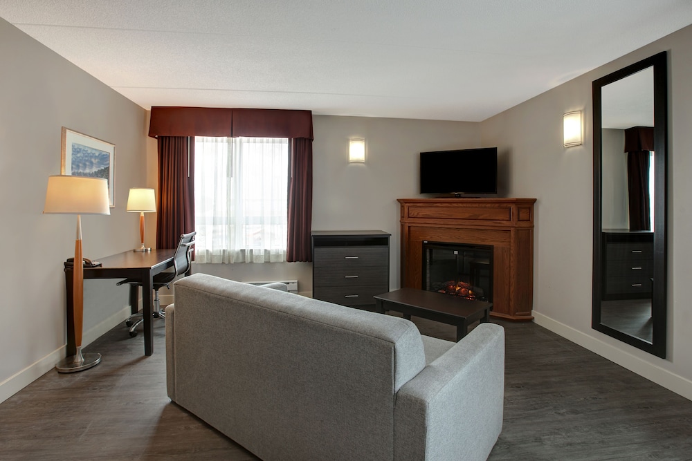 Single Room, 2 Queen Beds, Non Smoking (with Sofa Bed) photo 2