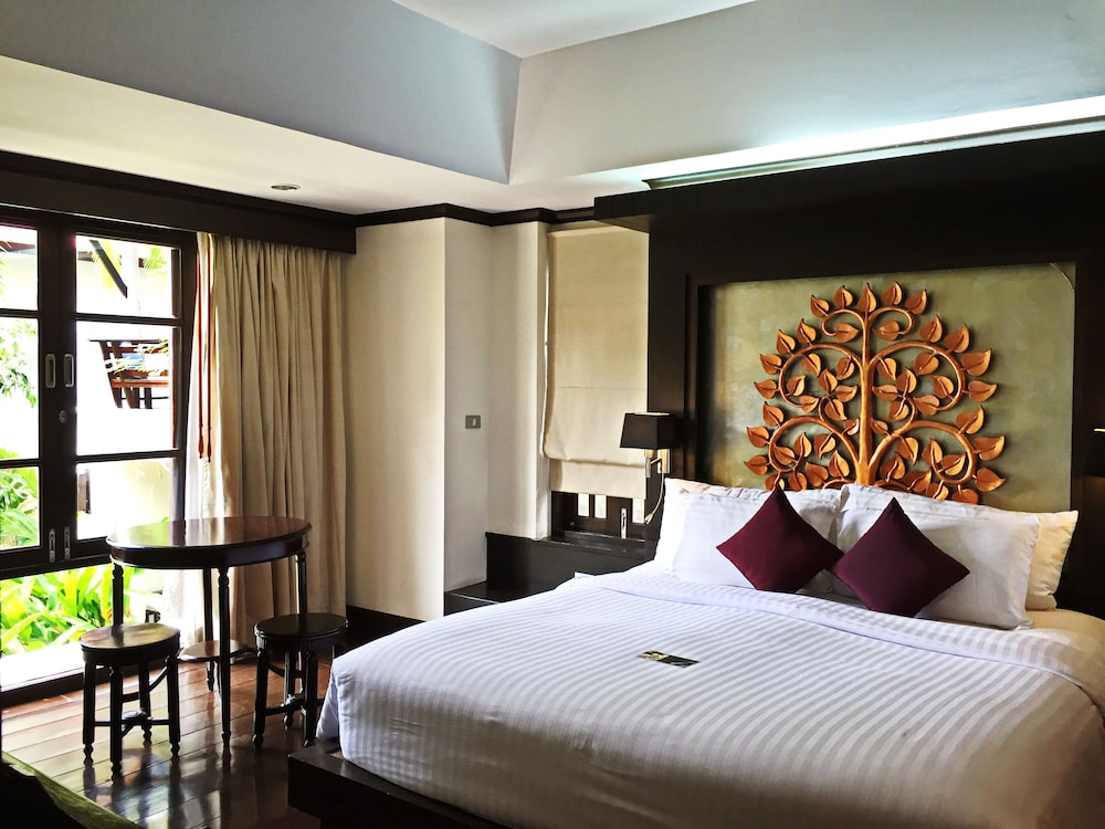 Suite, 2 Bedrooms - Photo 4