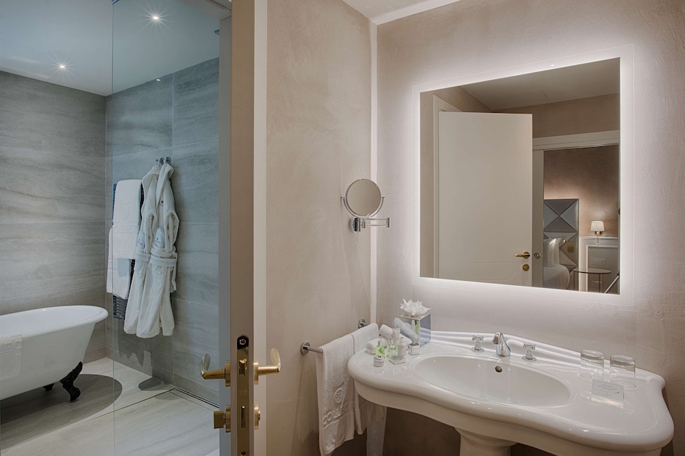Suite (Extra Bed 3 adults) - Photo 13
