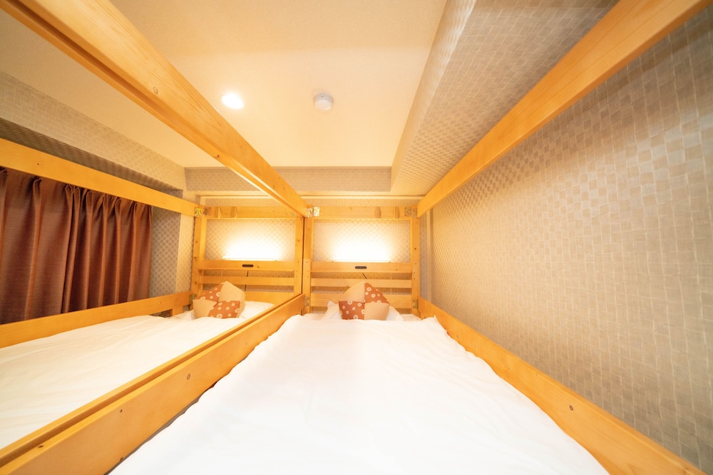 Shared Dormitory, Women only photo 2