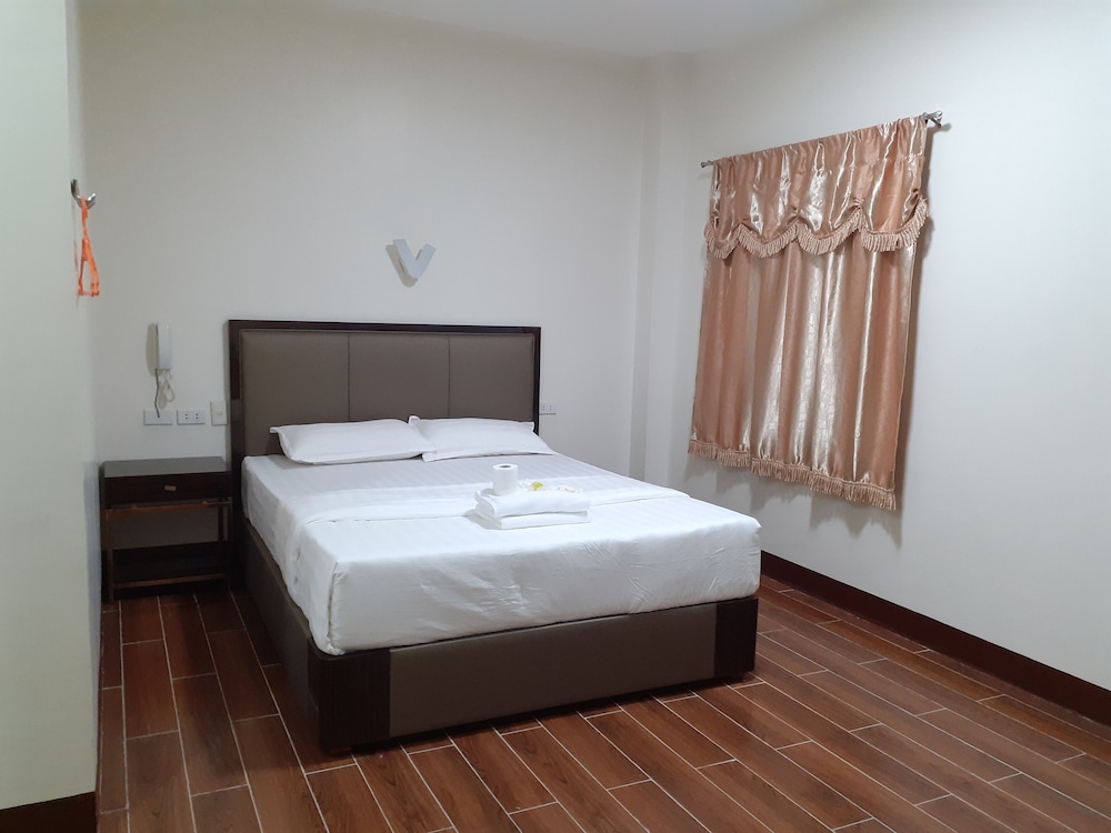 Deluxe Room - Photo 6
