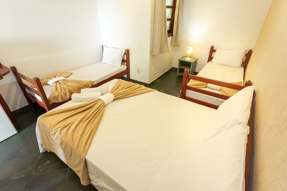 Standard Quadruple Room - Photo 8