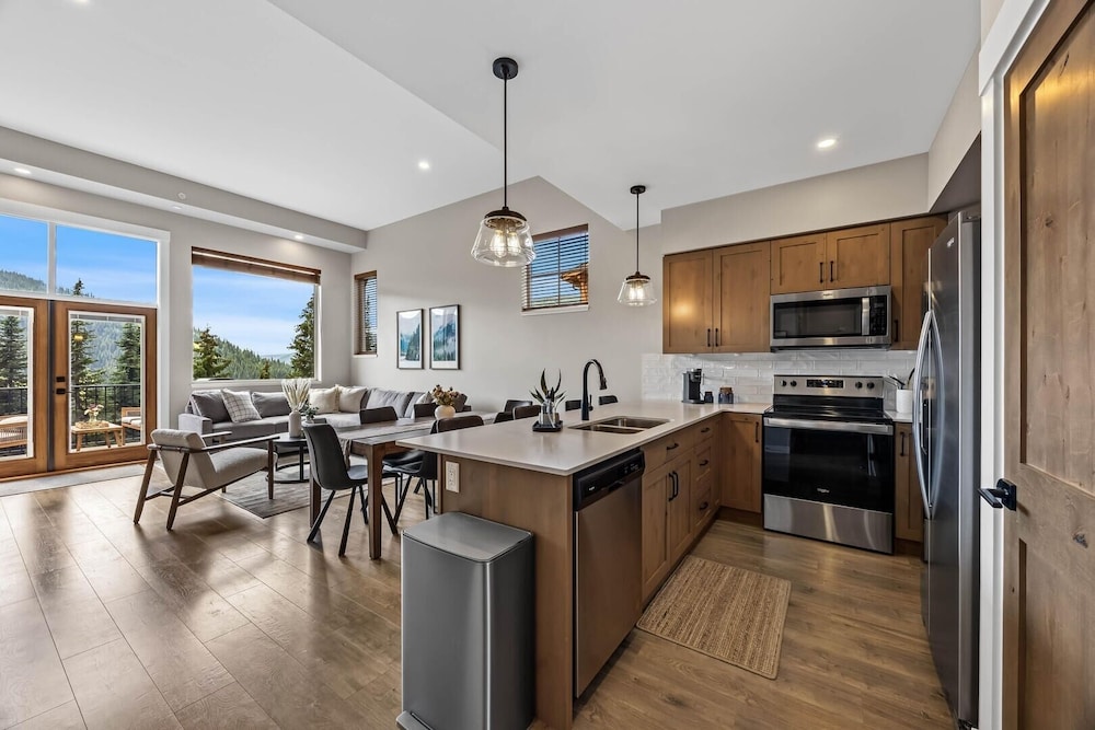 Townhome, 3 Bedrooms photo 1
