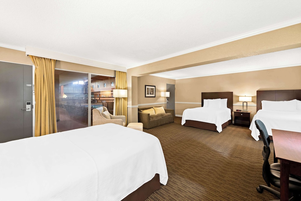 Family Suite, 1 King Bed, Refrigerator & Microwave, Pool View