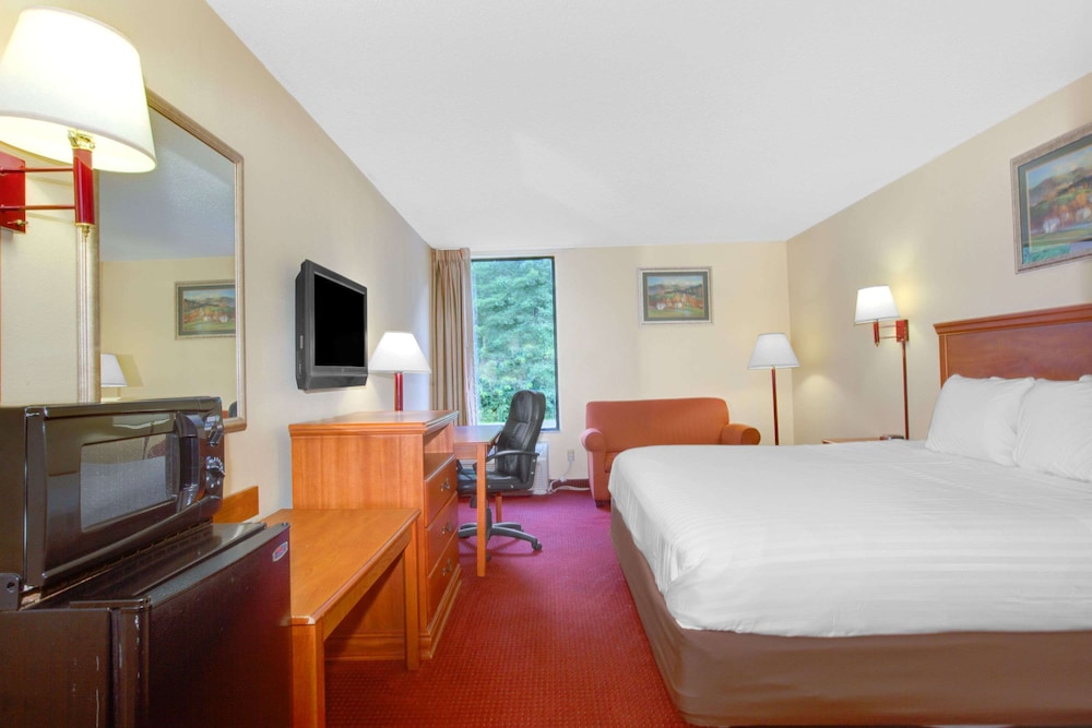 Standard Room, 1 King Bed photo 1