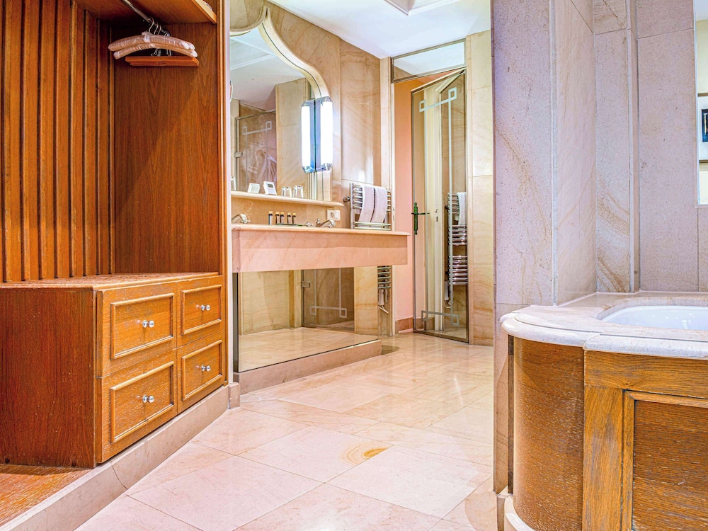 Suite, 1 Double Bed, Terrace - Photo 11
