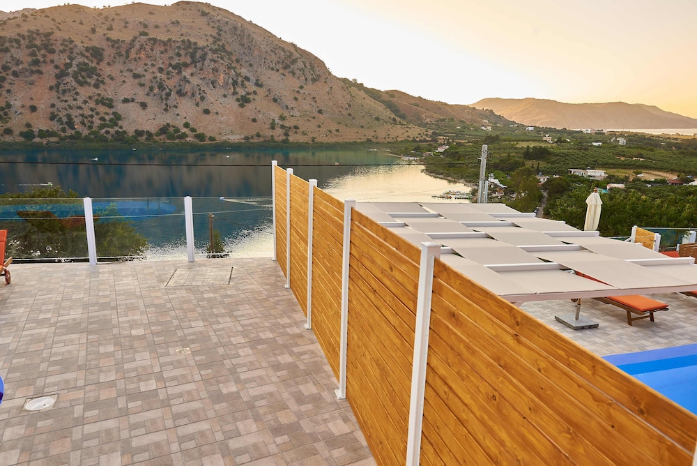 Premium Villa, Lake View photo 2