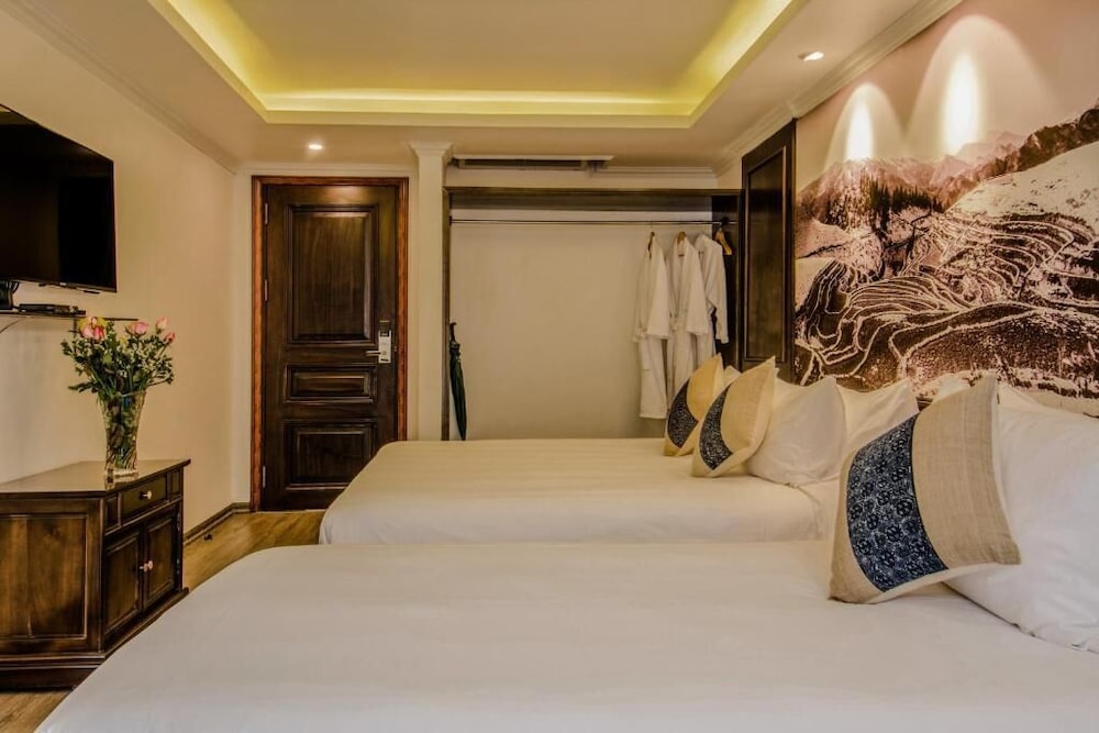 Premier Triple Room, Mountain View photo 2