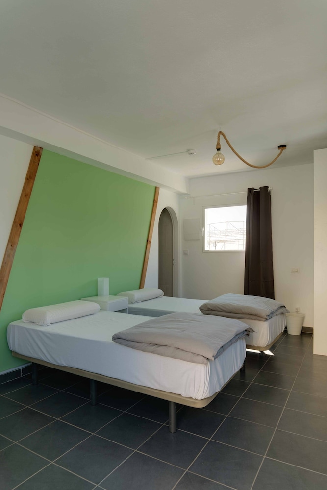 Double Room - Photo 5