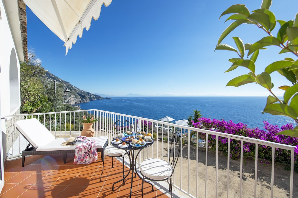 Double or Twin Room, Sea View - Photo 12