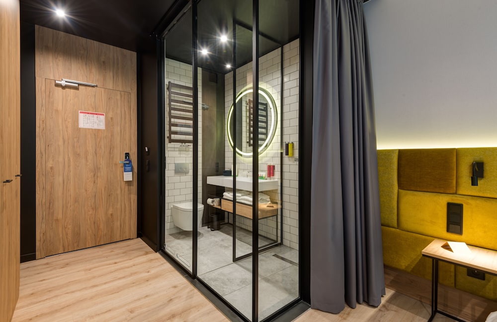 Standard Room, Balcony - Photo 5