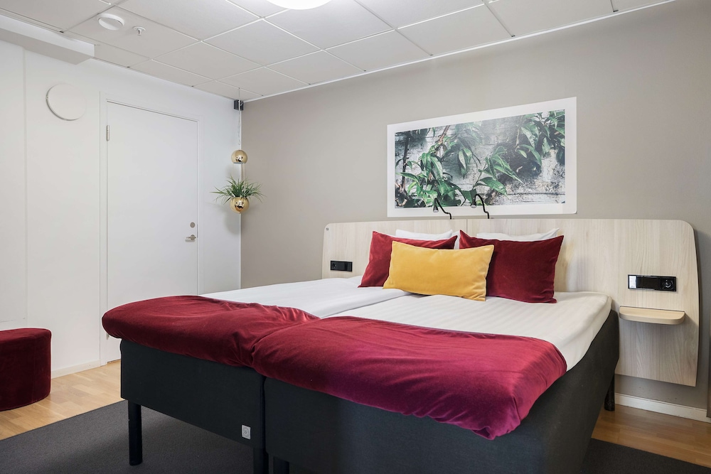 Standard Studio, Multiple Beds, Non Smoking, Kitchenette (Living Room)