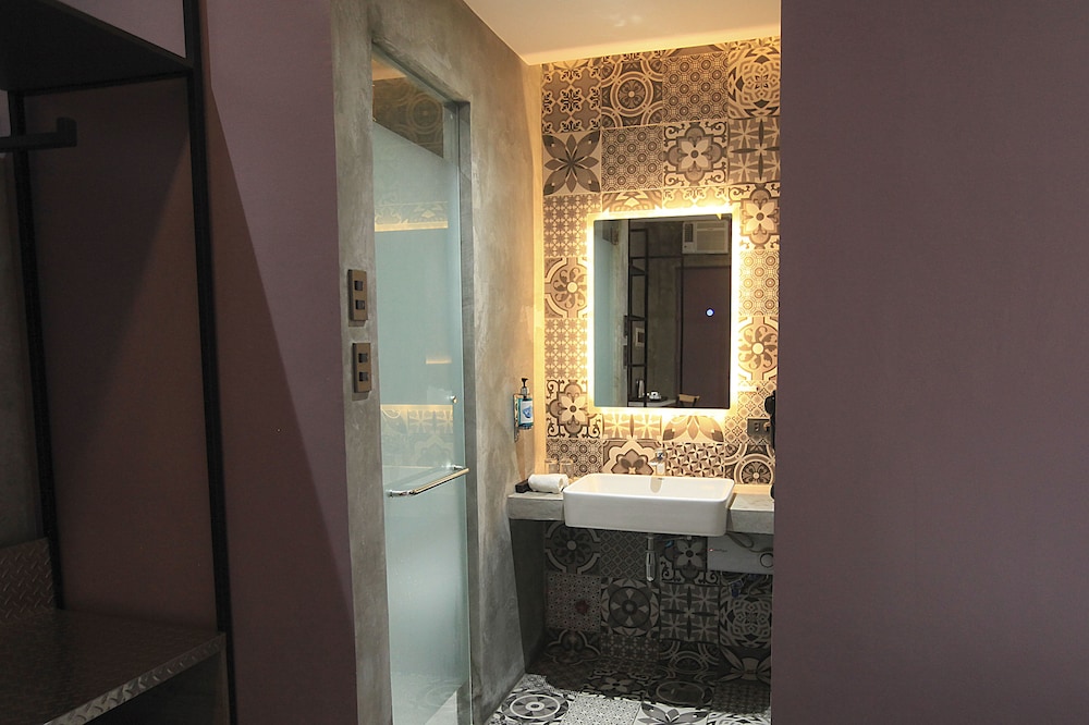Quadruple Room - Photo 7