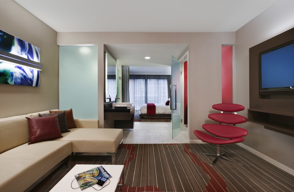 Suite, 2 Queen Beds (Hard Rock) - Photo 4