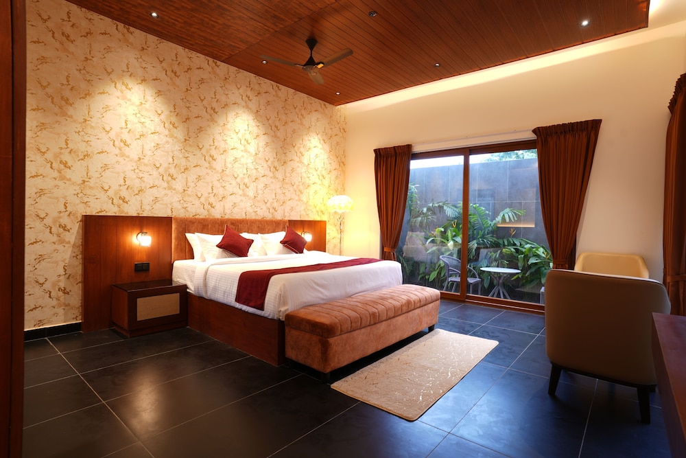Presidential Suite, Pool View