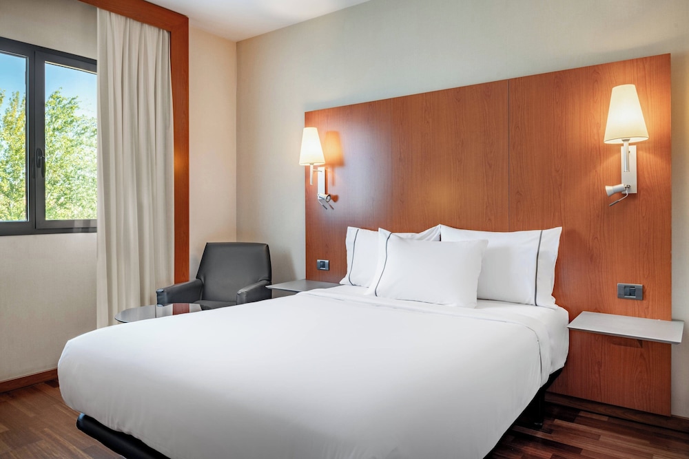 Standard Room, 1 Queen Bed