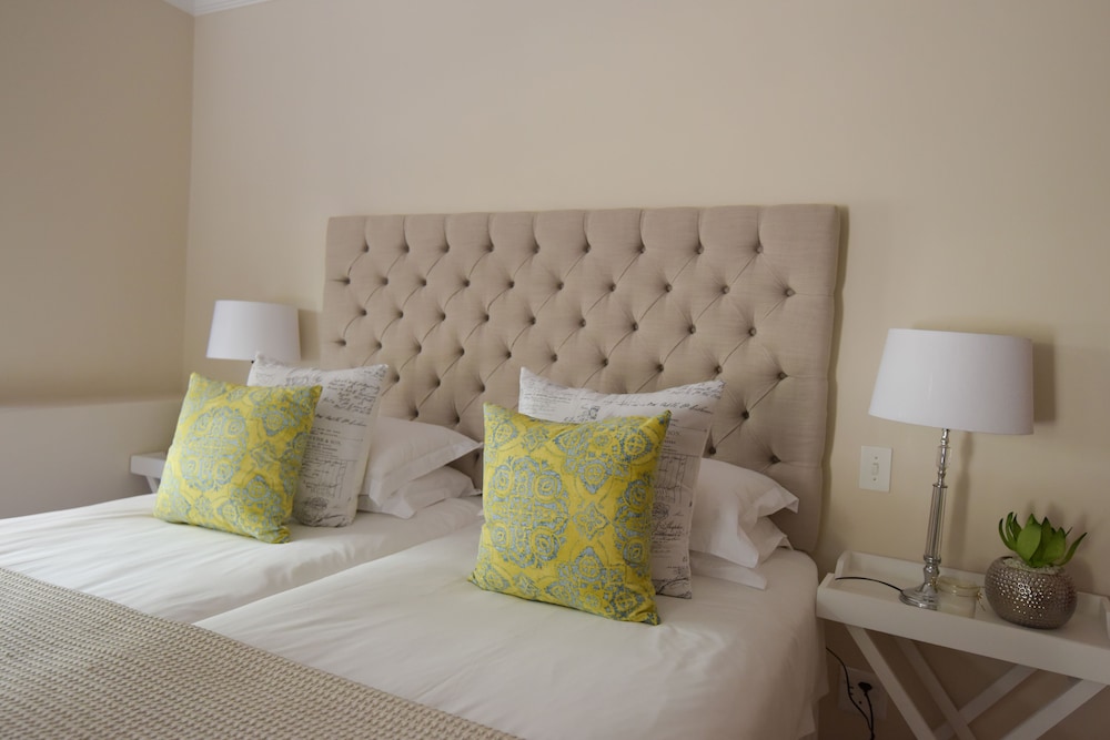 Deluxe Double or Twin Room - Photo 7